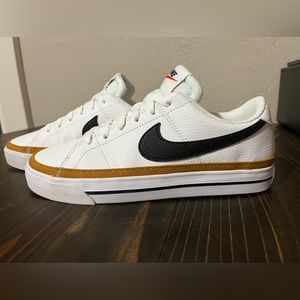 Women’s Nike Court Legacy